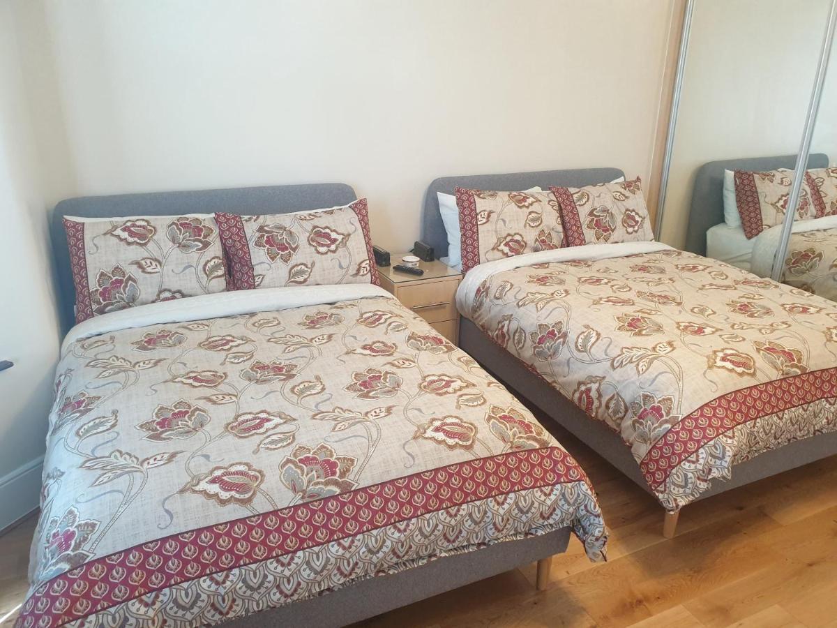 London Luxury 2 Bedroom Flat 5Min Walk From Overground, With Free Wifi, Free Parking-Sleeps X6 Ίλφορντ Εξωτερικό φωτογραφία