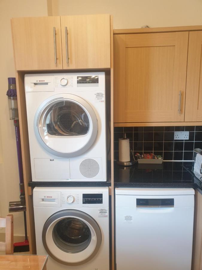London Luxury 2 Bedroom Flat 5Min Walk From Overground, With Free Wifi, Free Parking-Sleeps X6 Ίλφορντ Εξωτερικό φωτογραφία