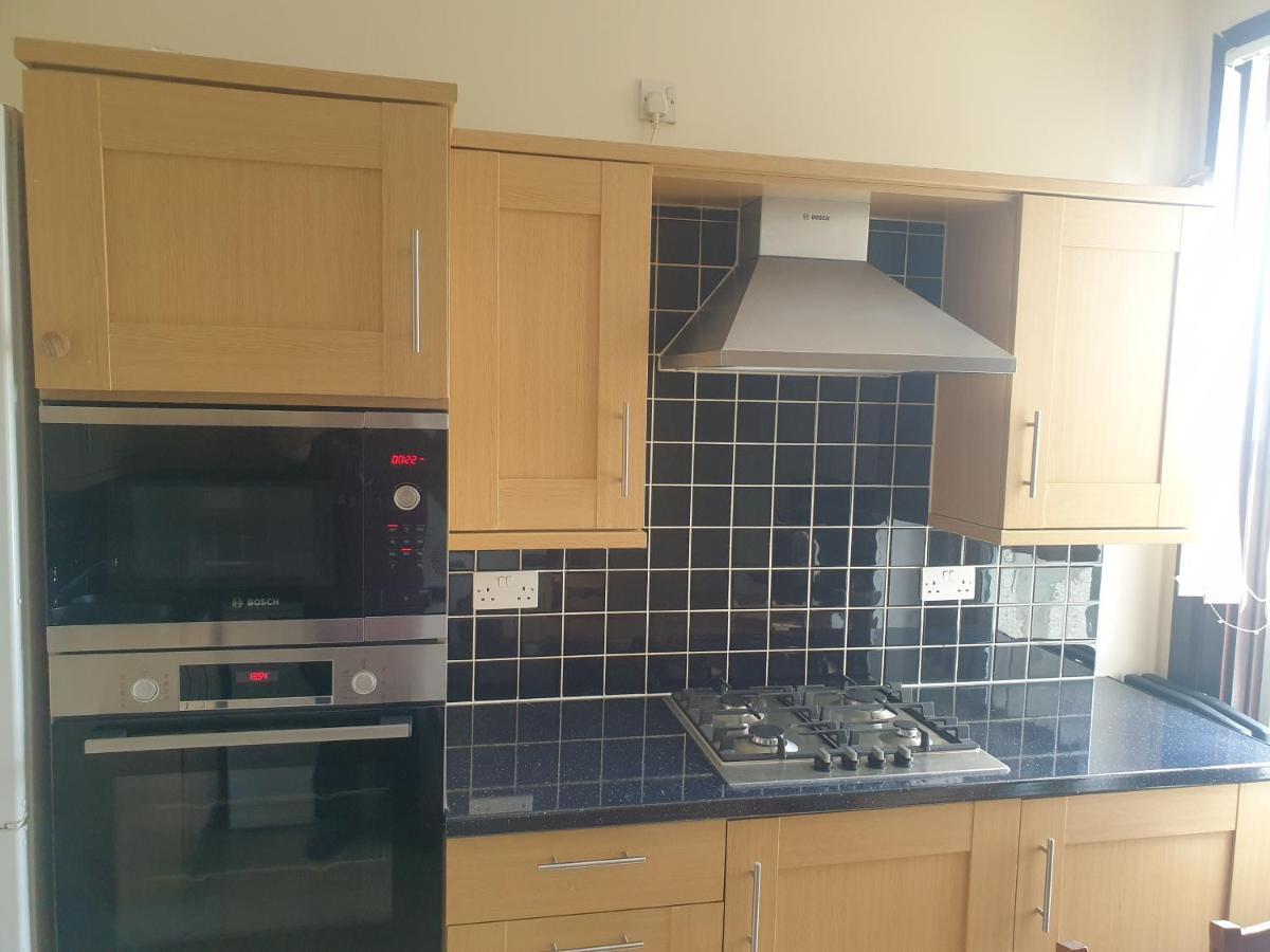 London Luxury 2 Bedroom Flat 5Min Walk From Overground, With Free Wifi, Free Parking-Sleeps X6 Ίλφορντ Εξωτερικό φωτογραφία