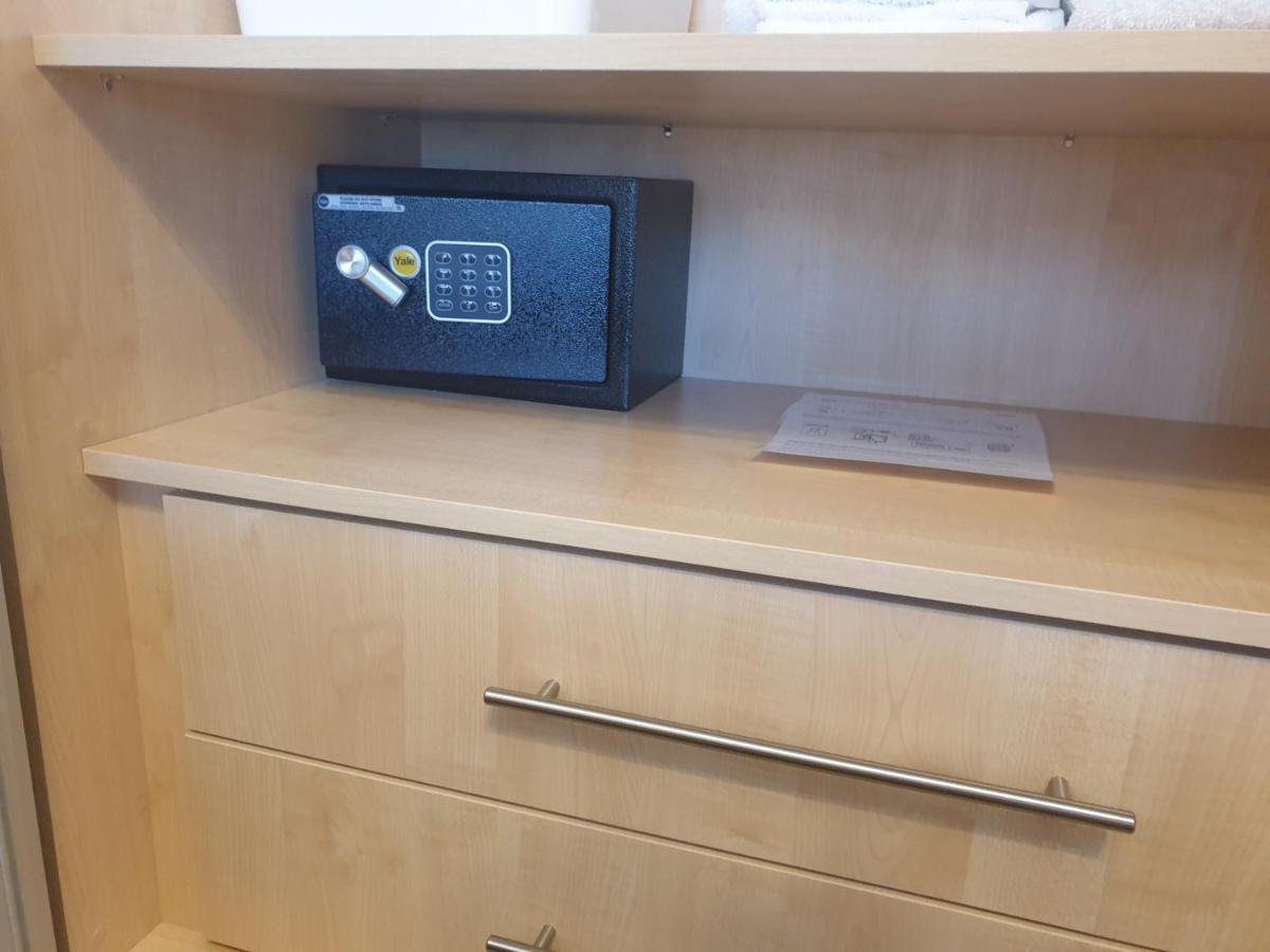 London Luxury 2 Bedroom Flat 5Min Walk From Overground, With Free Wifi, Free Parking-Sleeps X6 Ίλφορντ Εξωτερικό φωτογραφία